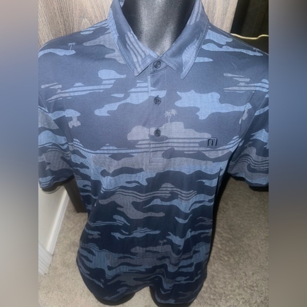 Men’s used size L large blue polo shirt Travis Mathew